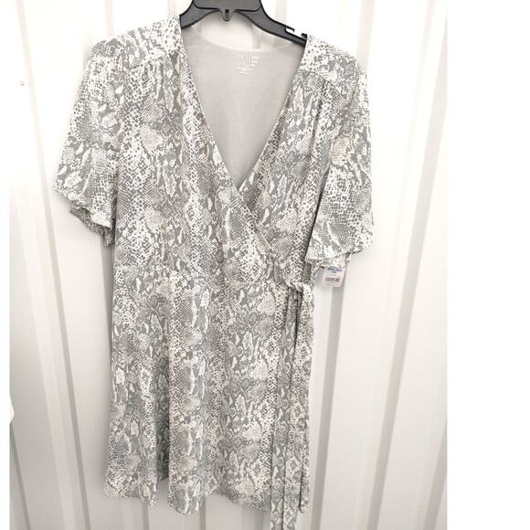 Time and Tru Dress Wrap XXXL 3X Sz 22 NWT Gray White Snake Print - Picture 2 of 6